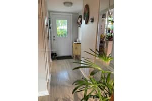 600 NE 2nd St, Dania Beach, FL 33004, Sold 12/06/22