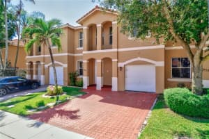 922 NW 134th Ave, Pembroke Pines, FL 33028, Sold 12/12/22
