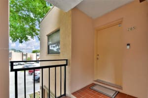 510 W Park Dr, Miami, FL 33172, Sold 12/19/22