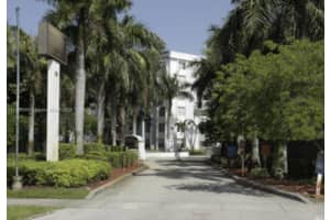 482 NW 165th St, Miami, FL 33169, Sold 12/02/22