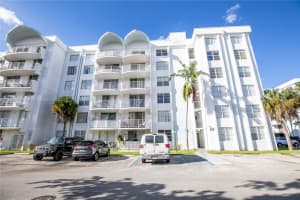 496 NW 165th St, Miami, FL 33169, Sold 12/02/22