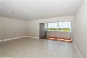 9375 Fontainebleau Blvd APT L432, Miami, FL 33172, Sold 12/30/22