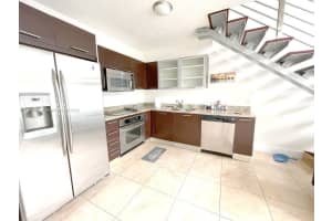 41 SE 5th St, Miami, FL 33131, Sold 11/18/22