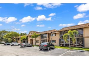 18815 NW 62nd Ave APT 103, Hialeah, FL 33015, Sold 12/02/22