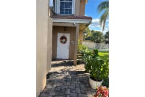 8252 NW 191st Ln, Hialeah, FL 33015, Sold 11/18/22