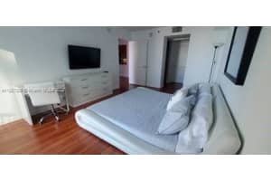1200 Brickell Bay Dr APT 3704, Miami, FL 33131, Sold 04/18/23