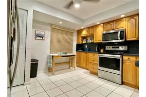 400 Commodore Dr APT 309, Plantation, FL 33325, Sold 11/14/22