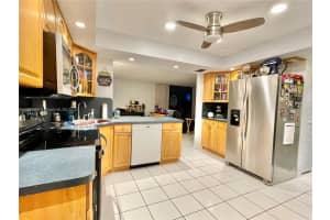 400 Commodore Dr APT 309, Plantation, FL 33325, Sold 11/14/22