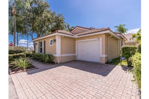 1110 Lemonwood St, Hollywood, FL 33019, Sold 12/09/22
