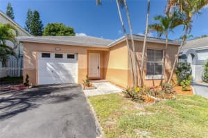 4251 SW 72nd Way, Davie, FL 33314, Sold 01/19/23