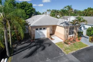 4251 SW 72nd Way, Davie, FL 33314, Sold 01/19/23