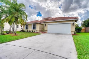 18876 NW 23rd St, Pembroke Pines, FL 33029, Sold 01/10/23