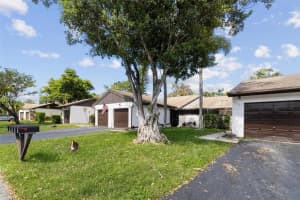 9315 Wedgewood Dr B19, Tamarac, FL 33321, Sold 11/17/22