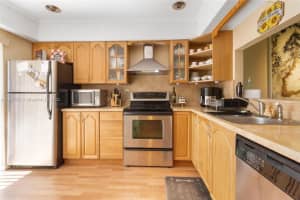 9315 Wedgewood Dr B19, Tamarac, FL 33321, Sold 11/17/22