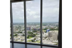 Ten Museum Park, 1040 Biscayne Blvd, Miami, FL 33132, Sold 12/01/22