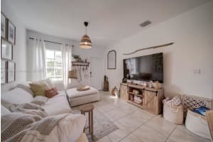 552 NE 5th Way, Florida City, FL 33034, Sold 01/13/23