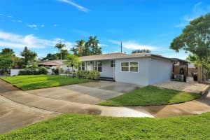 809 Fairway Dr, Plantation, FL 33317, Sold 01/12/23