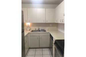 1555 W 44th Pl APT 256, Hialeah, FL 33012, Sold 11/18/22