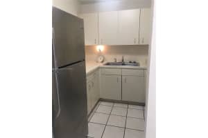 1555 W 44th Pl APT 256, Hialeah, FL 33012, Sold 11/18/22