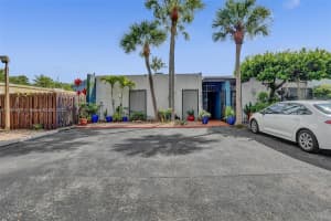 16511 Bridge End Rd, Miami Lakes, FL 33014, Sold 12/14/22