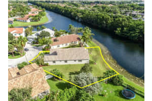 307 Lake Crest Ct, Weston, FL 33326, Sold 11/25/22
