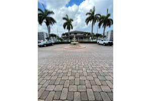 8075 NW 7th St, Miami, FL 33126, Sold 01/04/23