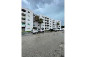 8075 NW 7th St, Miami, FL 33126, Sold 01/04/23