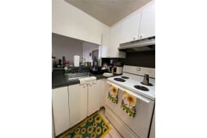8075 NW 7th St, Miami, FL 33126, Sold 01/04/23