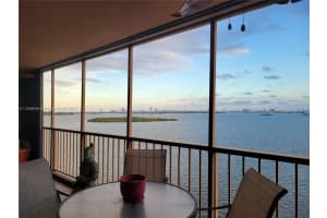 1800 NE 114th St, Miami, FL 33181, Sold 01/31/23