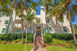 9172 Collins Ave APT 403, Surfside, FL 33154, Sold 04/03/23