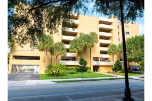17878 N Bay Rd APT 306, Sunny Isles Beach, FL 33160, Sold 12/22/22