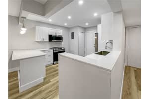 1900 W 54th St APT 406, Hialeah, FL 33012, Sold 02/07/23