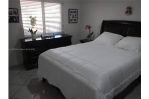 17330 NW 76th Ct, Hialeah, FL 33015, Sold 11/21/22