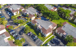 20220 NE 3rd Ct APT 5, Miami, FL 33179, Sold 12/02/22