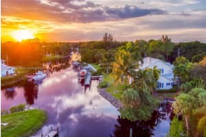 572 SW Falcon St, Palm City, FL 34990, Sold 12/05/22
