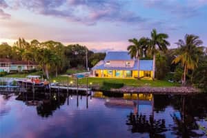 572 SW Falcon St, Palm City, FL 34990, Sold 12/05/22