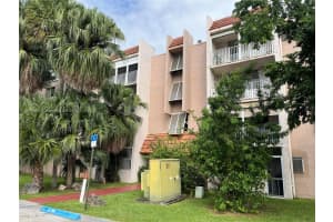 8501 NW 8th St APT 104, Miami, FL 33126, Sold 12/02/22