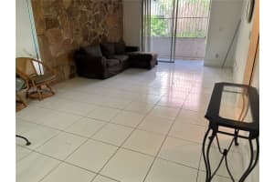 8501 NW 8th St APT 104, Miami, FL 33126, Sold 12/02/22