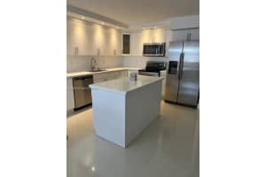 6039 Collins Ave APT 1221, Miami Beach, FL 33140, Sold 05/15/23