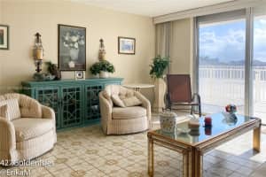 427 Golden Isles Dr #4c, Hallandale Beach, FL 33009, Sold 12/28/22