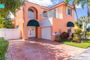 326 NW 86th Ct, Miami, FL 33126, Sold 12/12/22