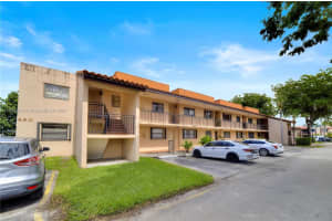 490 W Park Dr, Miami, FL 33172, Sold 01/31/23