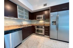 41 SE 5th St APT 308, Miami, FL 33131, Sold 04/19/23