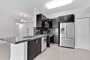6952 SW 39th St APT C102, Davie, FL 33314, Sold 11/28/22