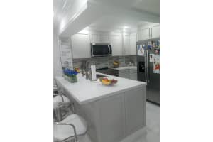 8075 NW 7th St, Miami, FL 33126, Sold 11/28/22