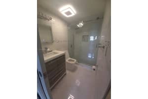 8075 NW 7th St, Miami, FL 33126, Sold 11/28/22