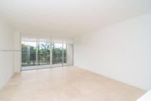 3301 N Country Club Dr APT 410, Aventura, FL 33180, Sold 01/12/23