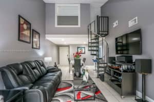 10241 NW 9th St Cir, Miami, FL 33172, Sold 11/29/22