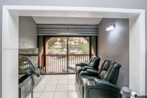 10241 NW 9th St Cir, Miami, FL 33172, Sold 11/29/22