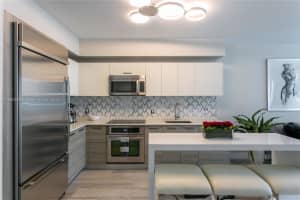 1300 Brickell Bay Dr APT 906, Miami, FL 33131, Sold 04/03/23